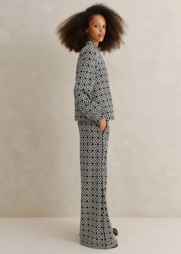 graphic_jacquard_travel_tailoring_coord_2.webp ME+EM Graphic Jacquard Travel Tailoring Co-Ord | Women Suits And Co-Ords