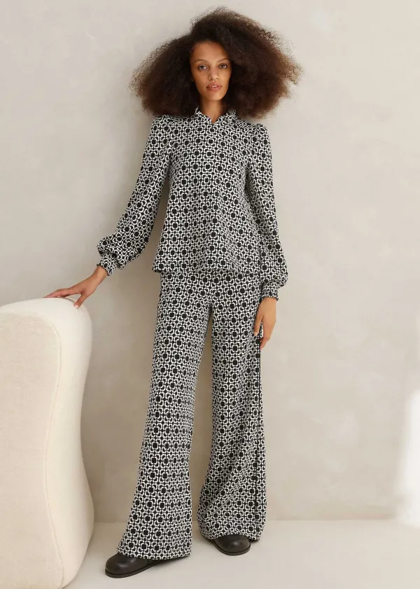 graphic_jacquard_travel_tailoring_coord_3.webp ME+EM Graphic Jacquard Travel Tailoring Co-Ord | Women Suits And Co-Ords