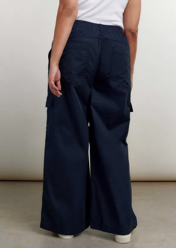 relaxed_lowrise_cargo_trouser_3.webp ME+EM Relaxed Low-Rise Cargo Trouser | Women Cargo Trousers
