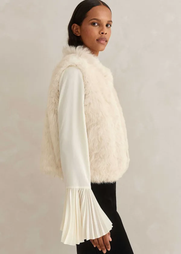 shearling_reversible_cropped_gilet_2.webp ME+EM Shearling Reversible Cropped Gilet | Women Crop Jackets