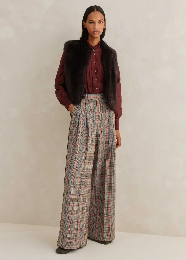 toscana_shearling_reversible_cropped_gilet_4.webp ME+EM Toscana Shearling Reversible Cropped Gilet | Women Crop Jackets