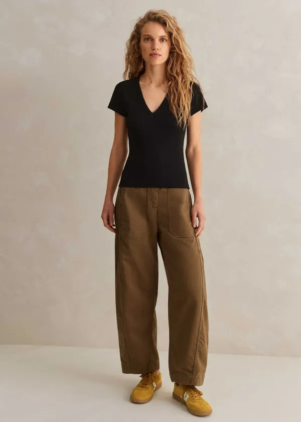 ultimate_fitted_rib_vneck_tee_2-1.webp ME+EM Ultimate Fitted Rib V-Neck Tee | Women T-Shirts