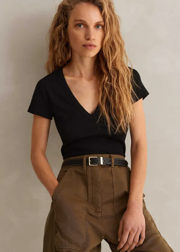 ultimate_fitted_rib_vneck_tee_5-1.webp ME+EM Ultimate Fitted Rib V-Neck Tee | Women T-Shirts