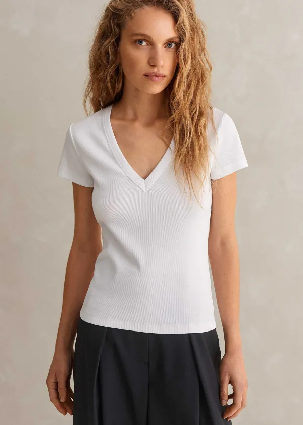 ultimate_fitted_rib_vneck_tee_6.webp ME+EM Ultimate Fitted Rib V-Neck Tee | Women T-Shirts